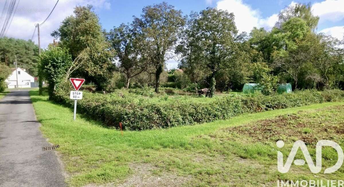 Photo 3 - Terrain à GIEVRES