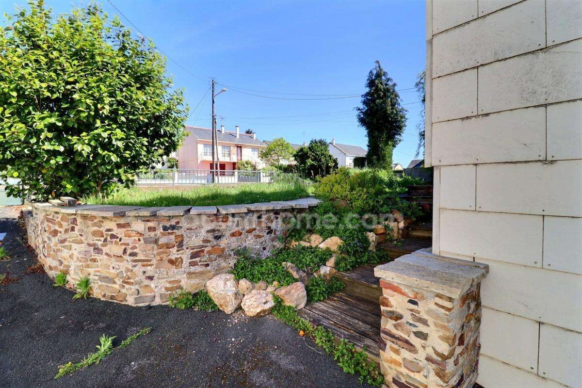 VALLONS-DE-L'ERDRE – Maison familiale T7 (126 m²) au calme : Énergie auto-financée et vie à pied ! - photo 7