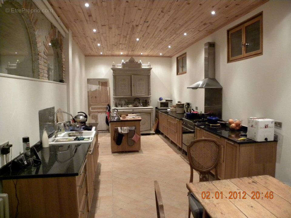 Maison atypique avec piscine sur 2600 m2 de terrain - photo 4