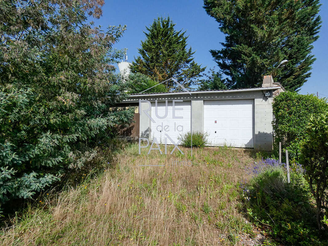 Appartement à LENCLOITRE