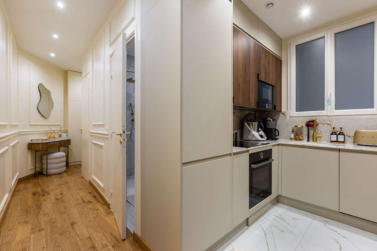 Appartement à COURBEVOIE