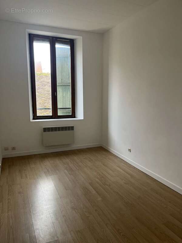 Appartement à BRIENON-SUR-ARMANCON