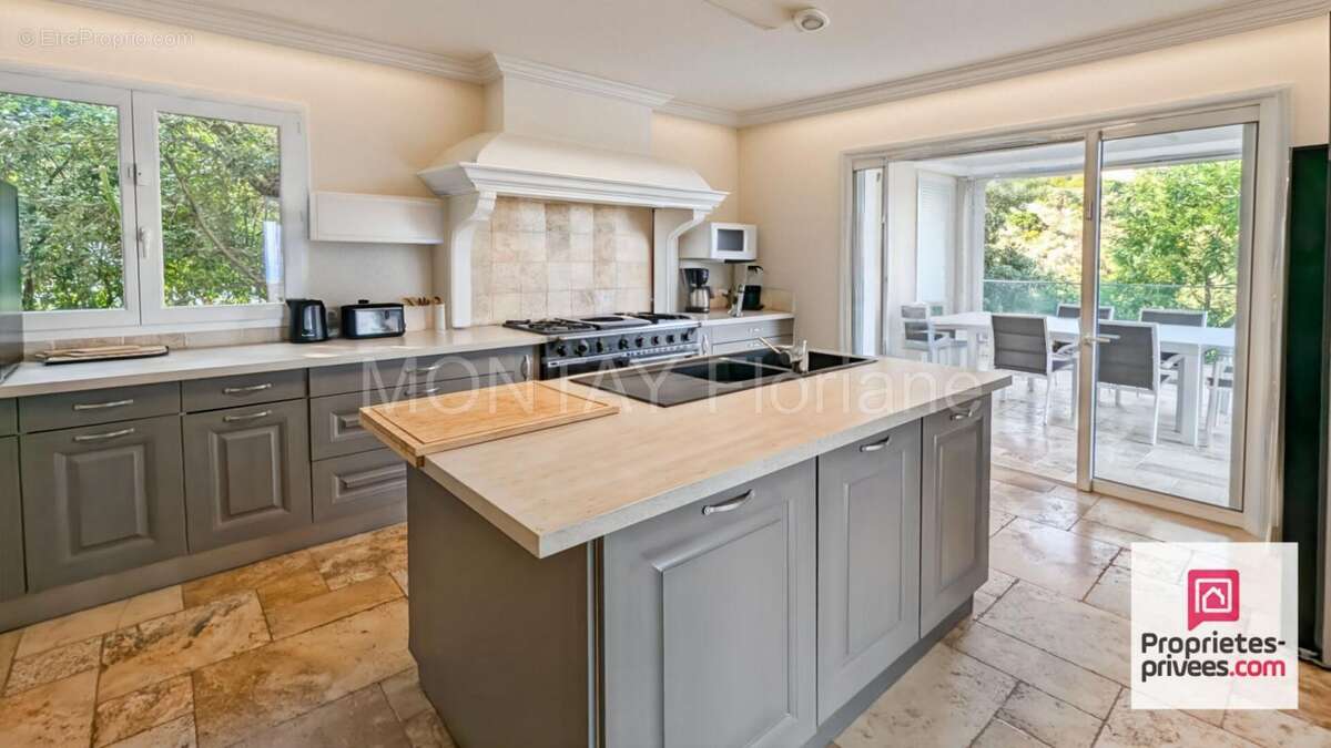 Maison à ROQUEBRUNE-SUR-ARGENS