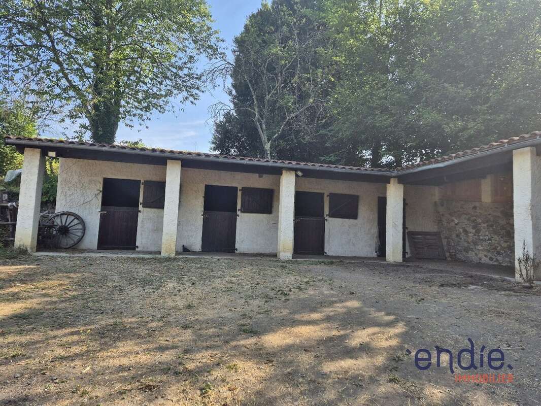 Splendide domaine de caractère à fort potentiel touristique (Gîte/chambres d'hôtes) - photo 22