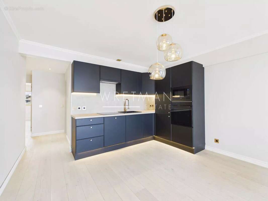 Splendide appartement 3 pièces rénové avec terrasse vue mer à deux pas des plages - Les Vespins - Cagnes-sur-Mer - photo 8