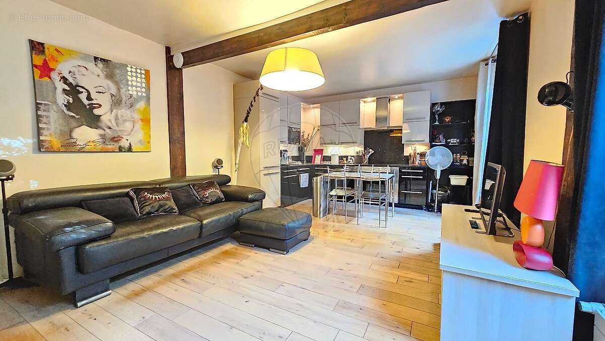Appartement à PARIS-14E