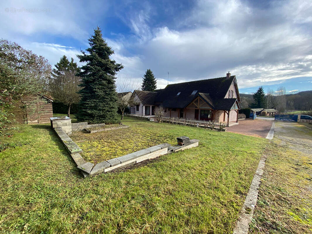Maison à PRECY-SUR-VRIN