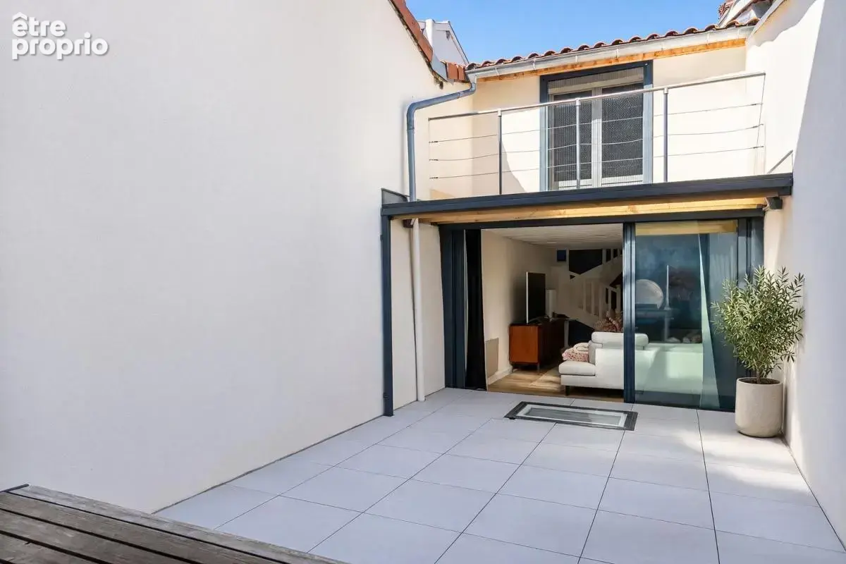 Maison de ville avec terrasse privative de 25 m² + garage – mâcon - photo 3