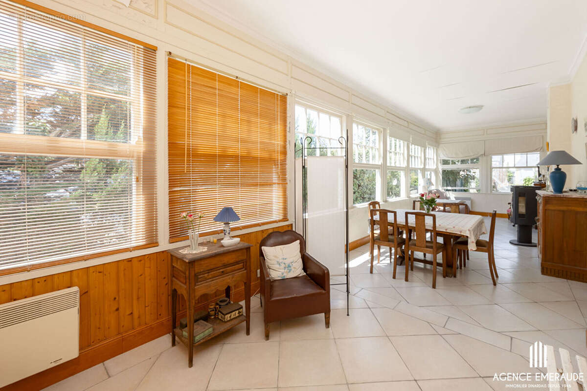 A vendre appartement rez-de-jardin Dinard 4 pièces 97.45 m² quartier St Enogat- stationnement -cave - photo 5