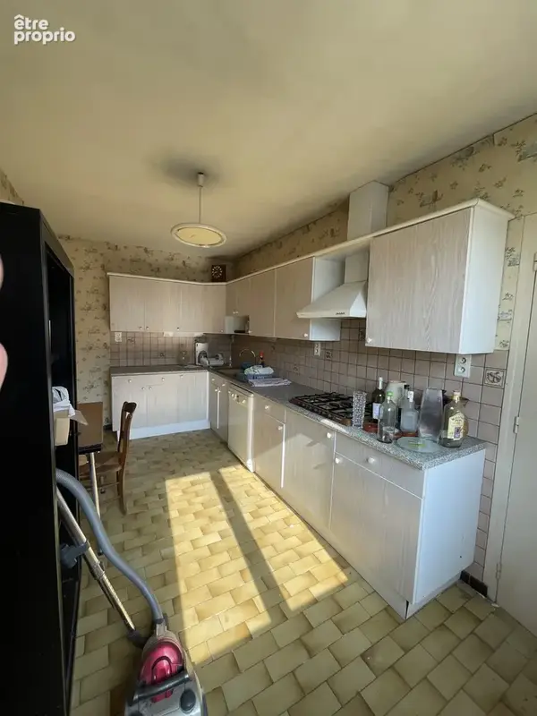 Ensemble immobilier avec deux maisons, un entrepôt et terrain constructible - photo 17