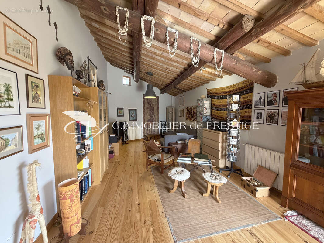 Maison à MODENE