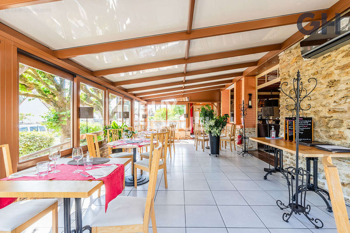 Commerce à CHARTRETTES