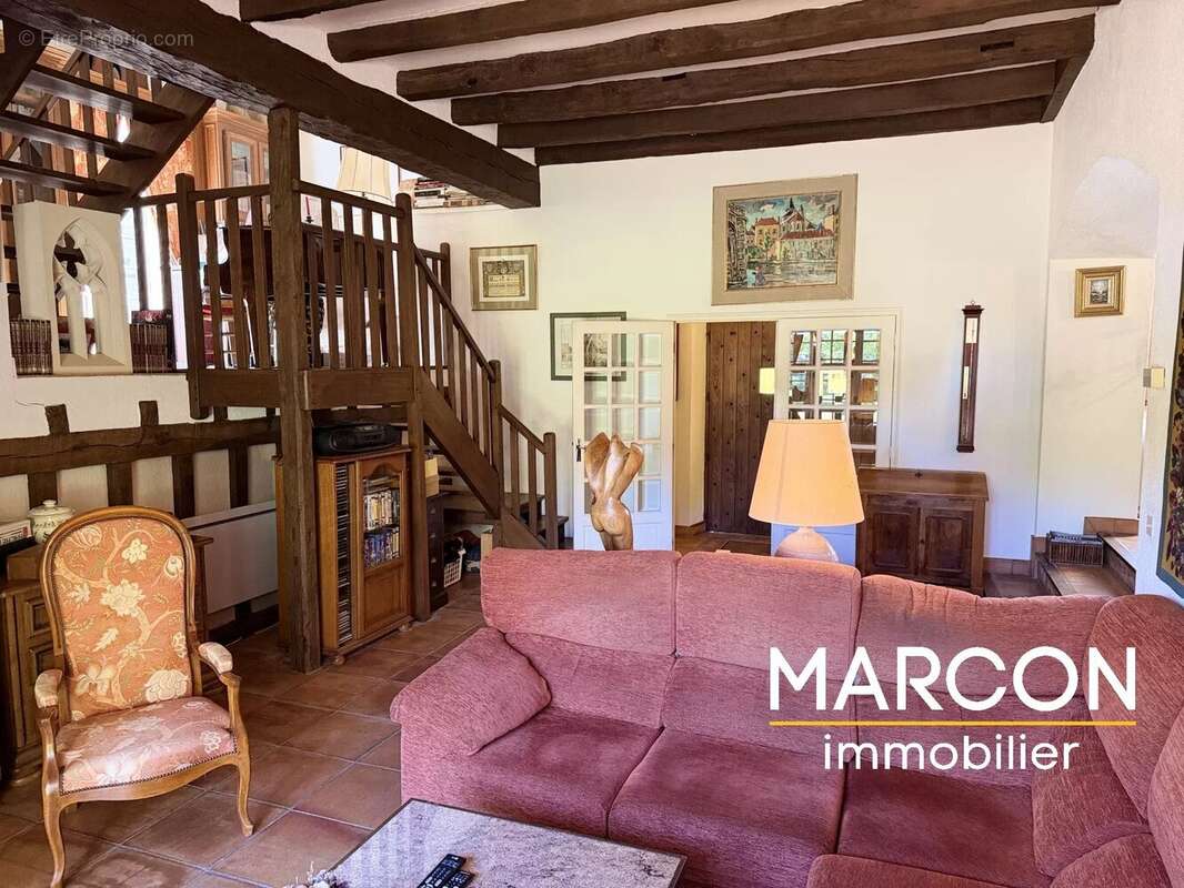 Maison à LA CELLE-DUNOISE