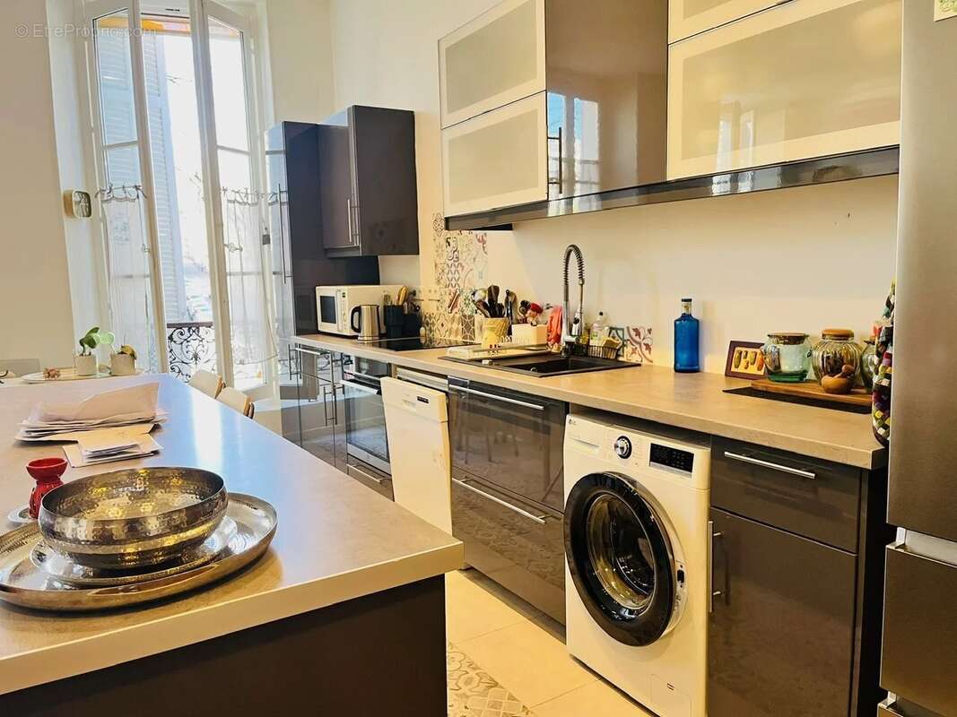 Appartement à MARSEILLE-1E