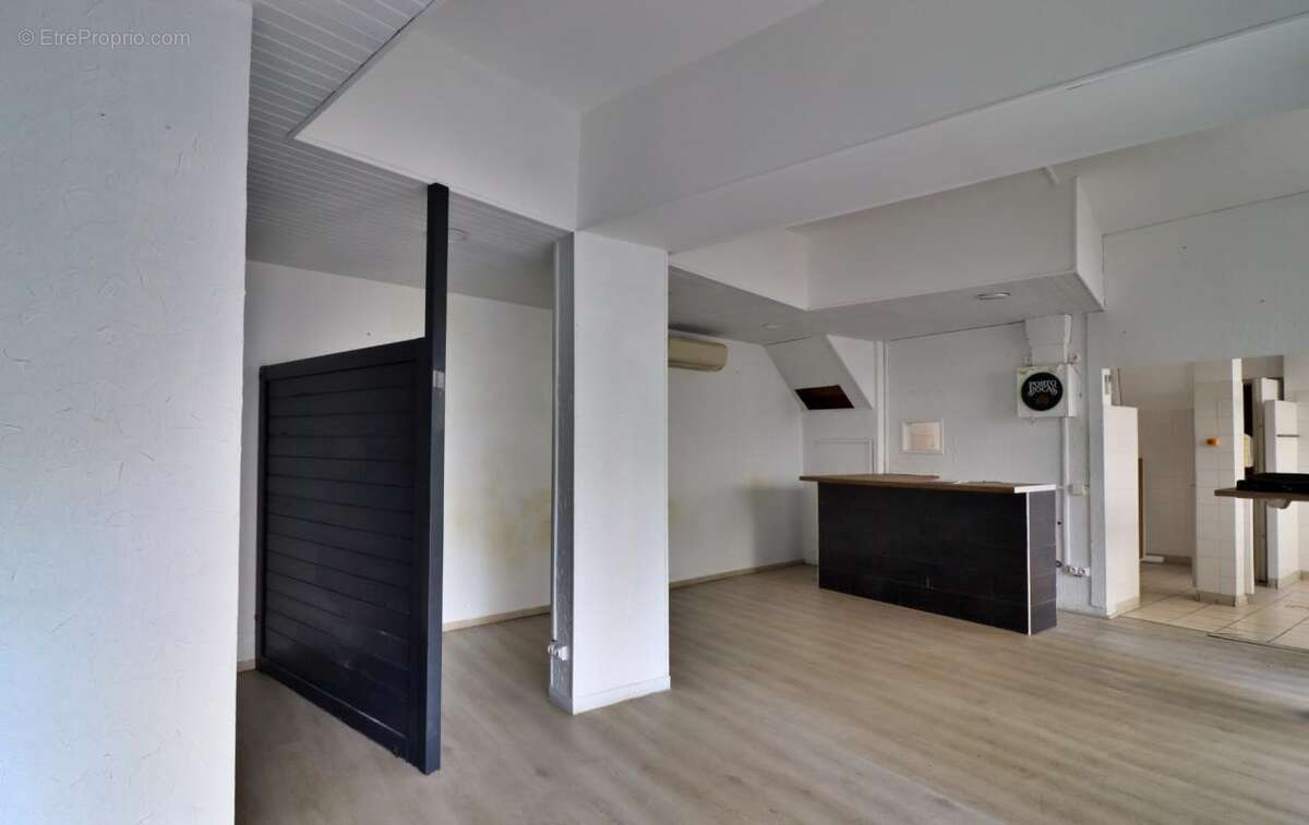 Jonzac centre – Immeuble 145 m² à rénover – Entre Place du Marché et Mairie - photo 18