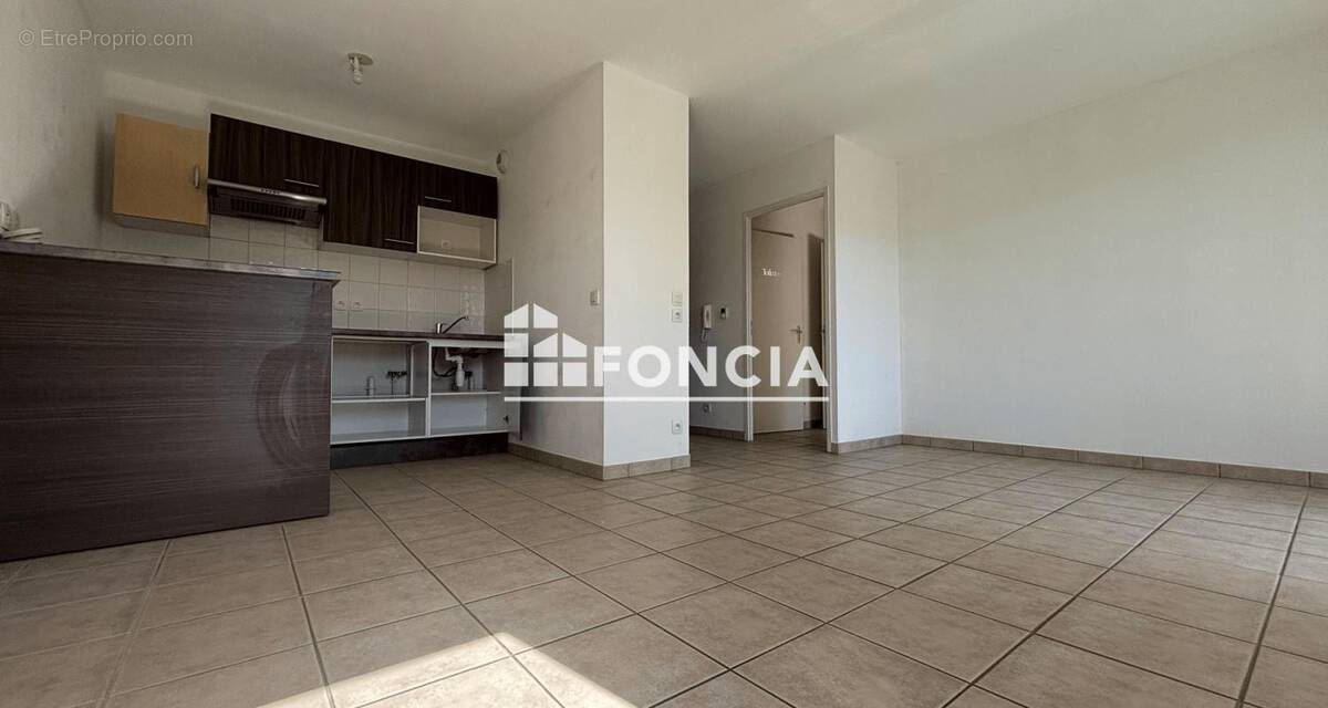 Appartement à LA RIVIERE-SAINT-SAUVEUR
