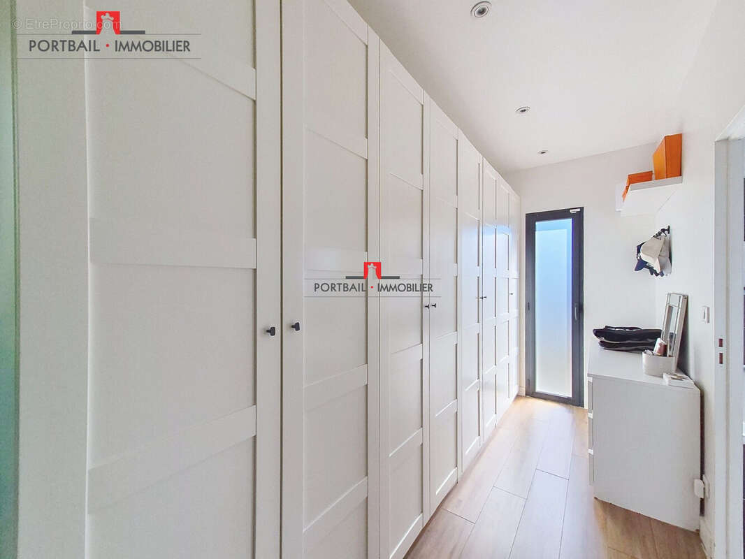 Maison à AMBARES-ET-LAGRAVE