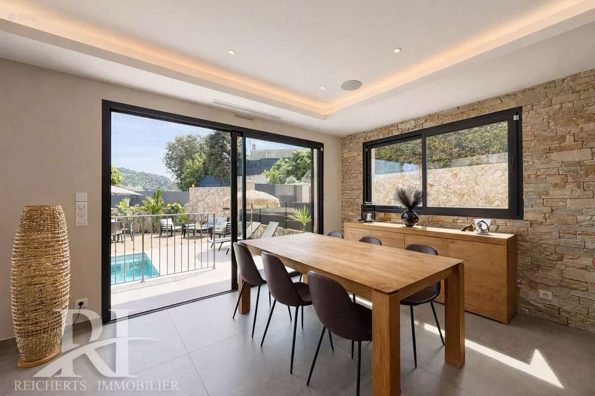 Maison à VALLAURIS