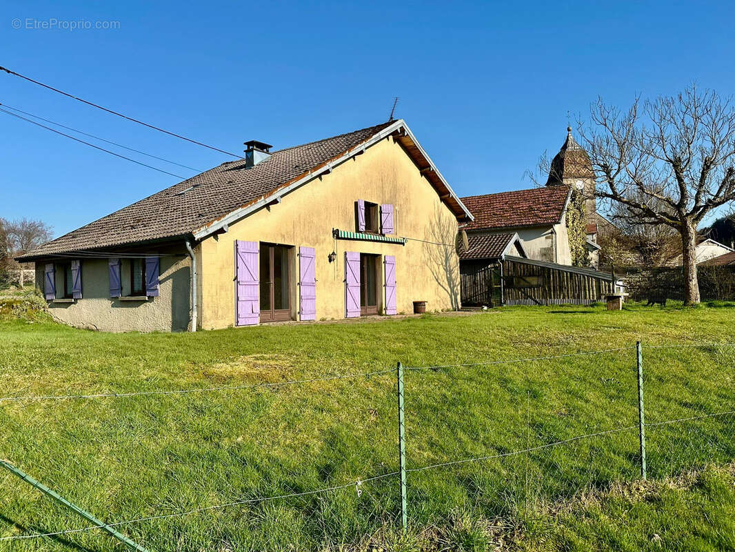 Maison à SAINT-BRESSON
