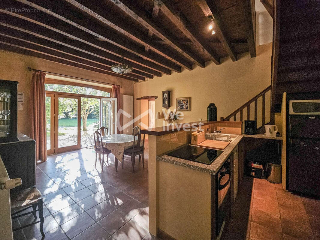 Maison à FAYE-LA-VINEUSE