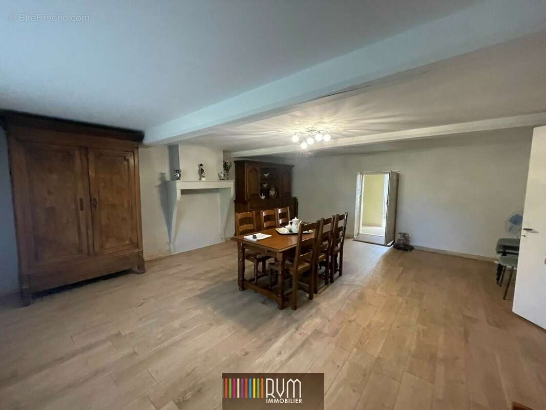 Maison à SAINT-ETIENNE-DU-BOIS