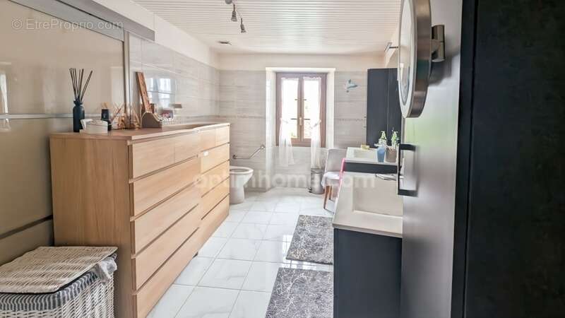 Maison à BADEFOLS-D&#039;ANS