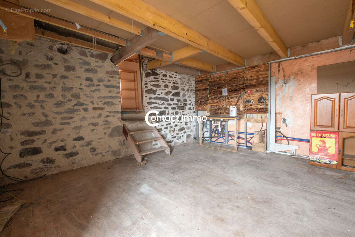 Maison à TOURZEL-RONZIERES