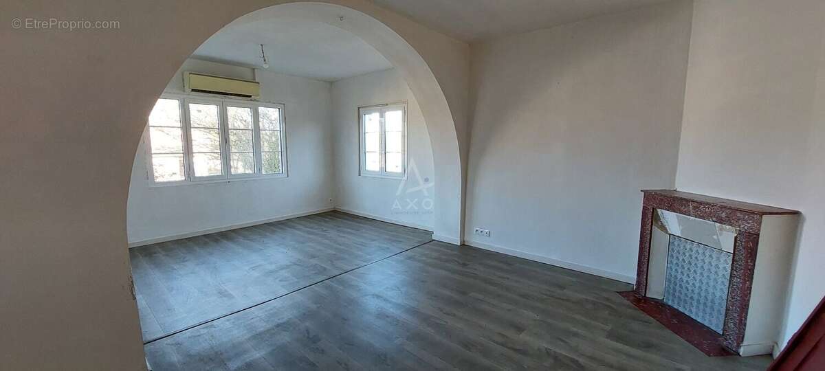 Maison à MANZAC-SUR-VERN