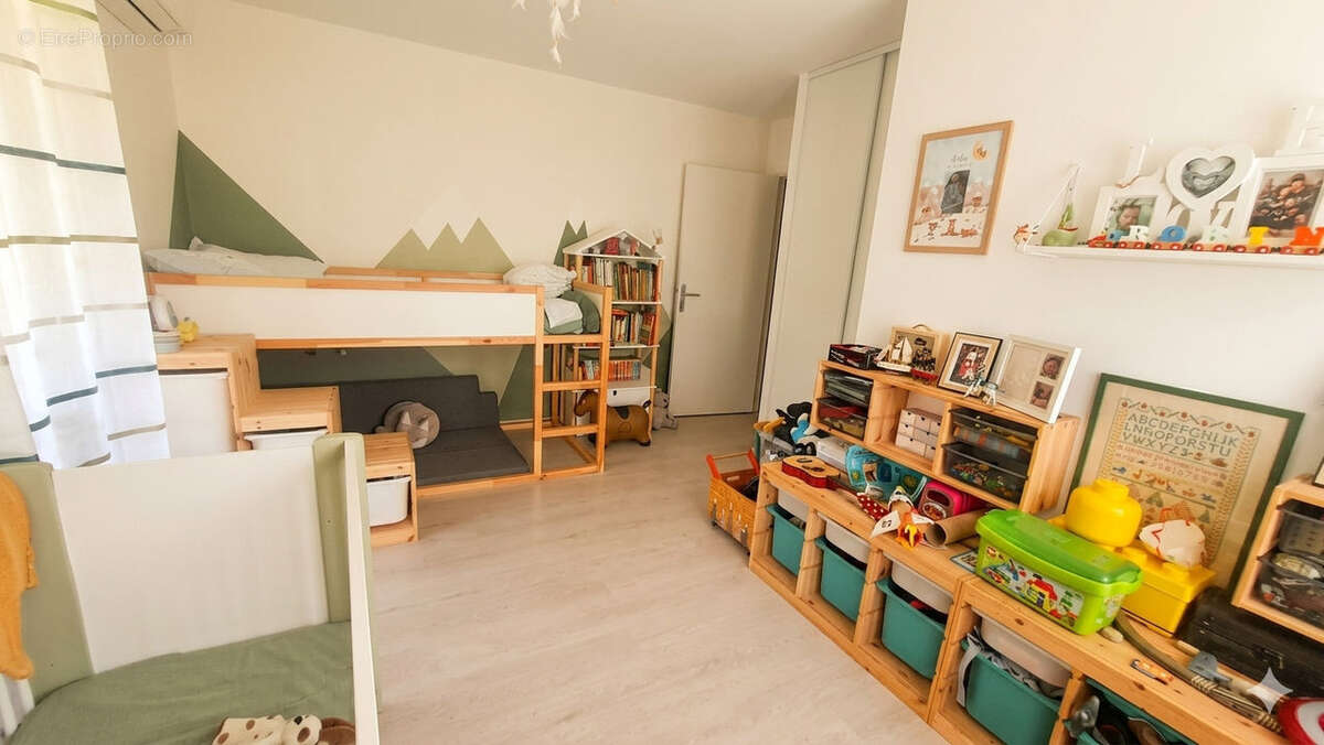 Appartement à CHALLES-LES-EAUX