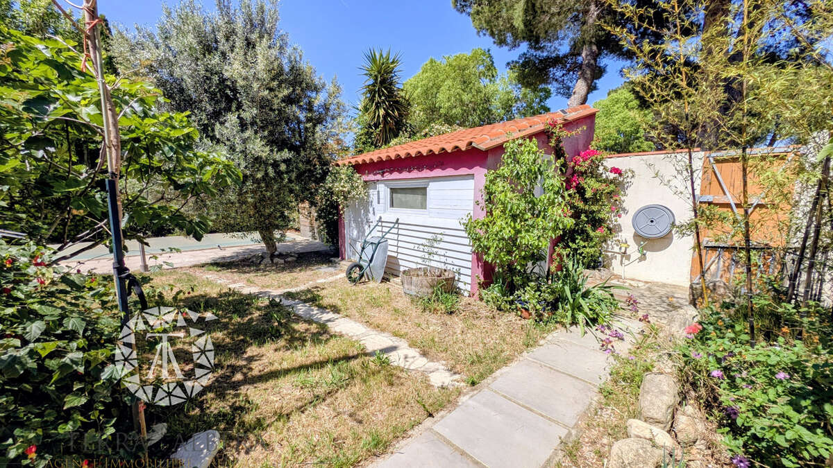 Maison à LAROQUE-DES-ALBERES