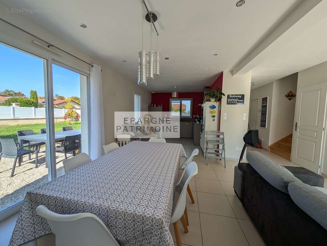 n°9 - Maison à CHARVIEU-CHAVAGNEUX