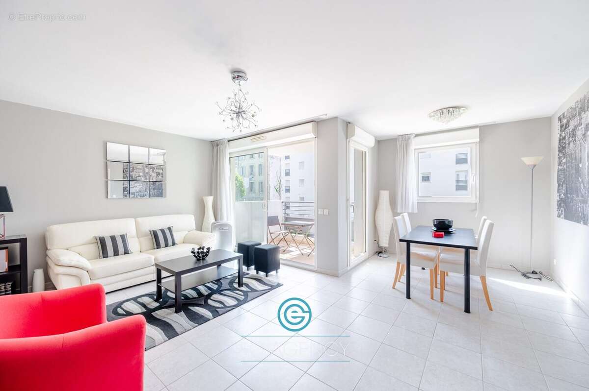Appartement à MARSEILLE-5E