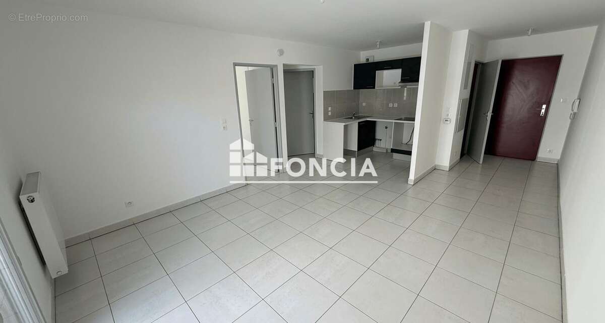 Appartement 3 pièces avec un grand balcon et une place de parking privative situé en plein centre-ville! - photo 2
