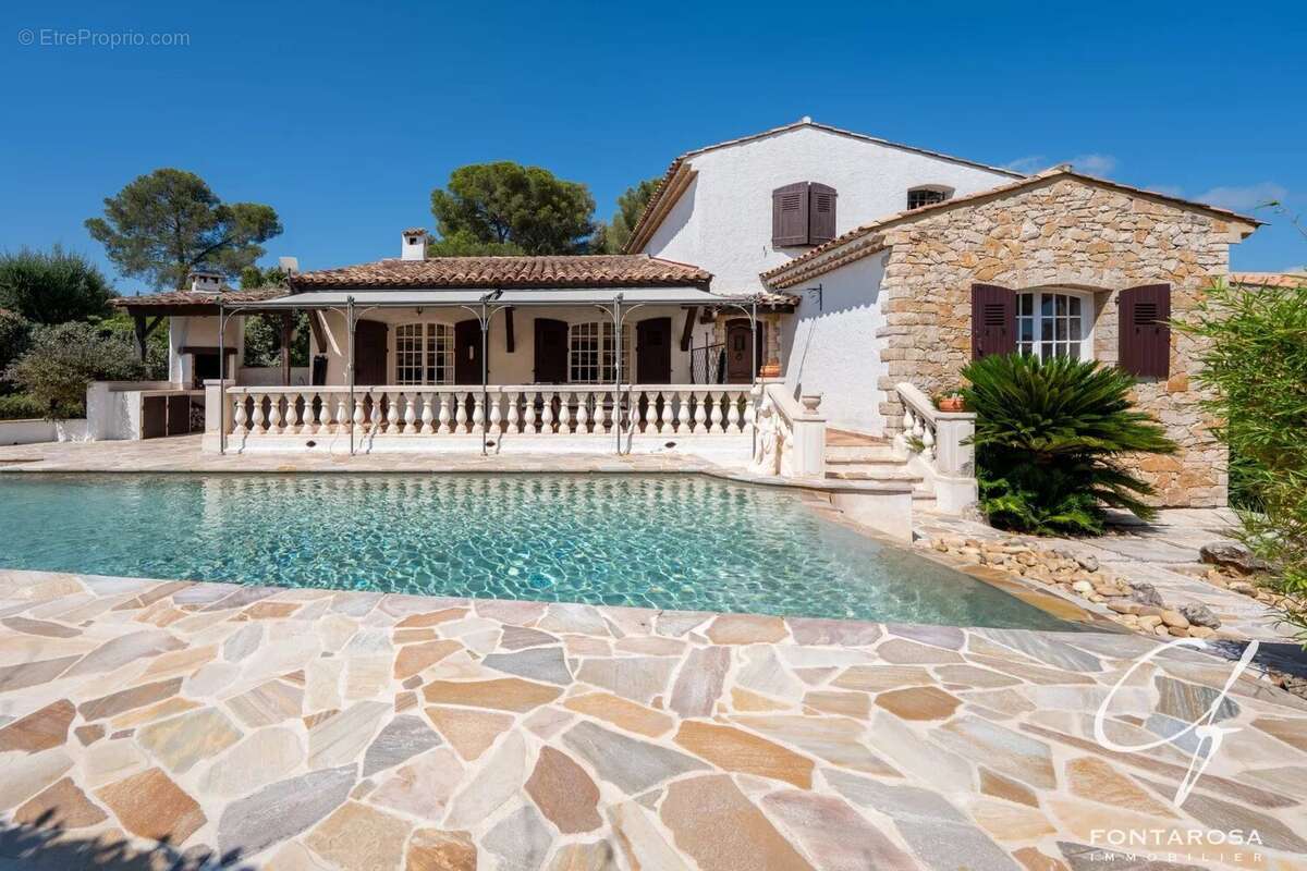 Maison à SAINT-RAPHAEL