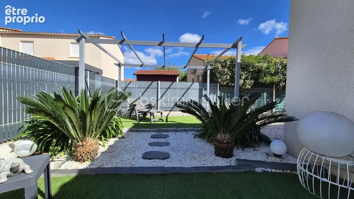 A vendre villa trois faces recente de 82m² sur terrain de 286m² a elne - en plain pied - deux chambres - garage - aucun travaux  - photo 1