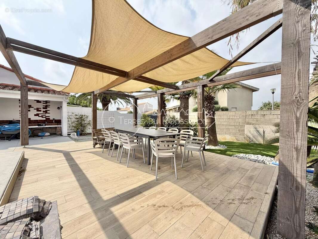 Villa F8 4 Faces 300 m² Canet Plage avec Piscine et Garage - photo 60