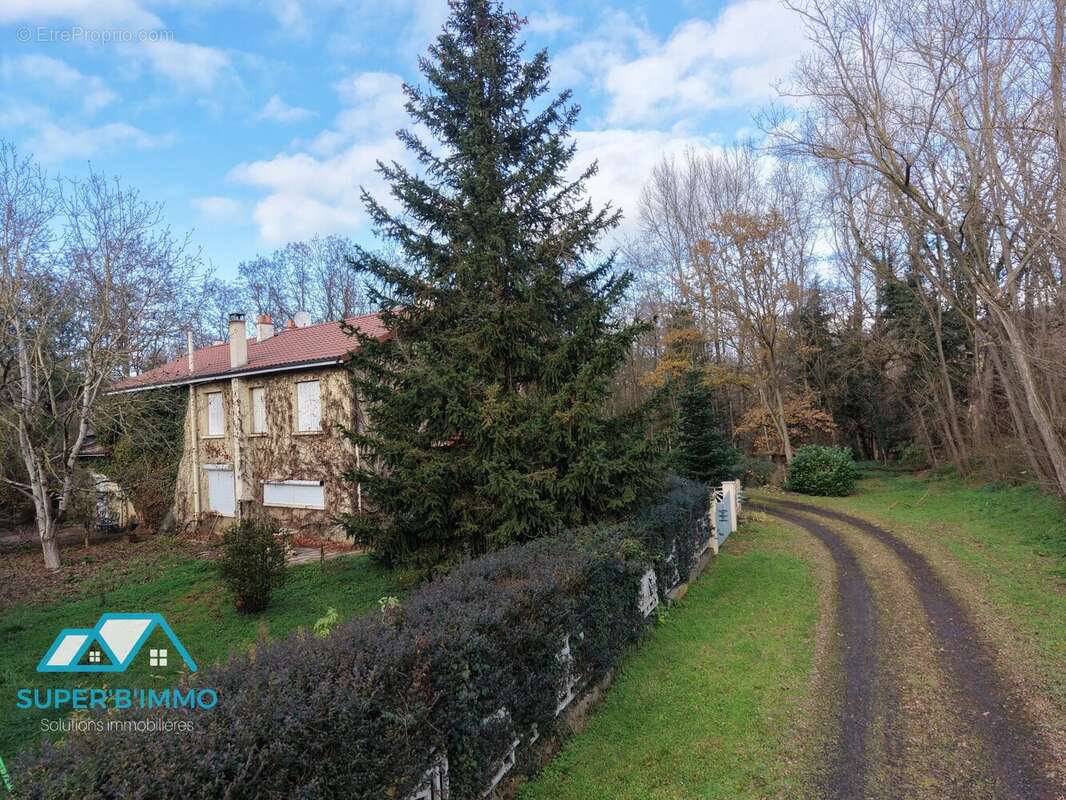 Appartement à VEZEZOUX