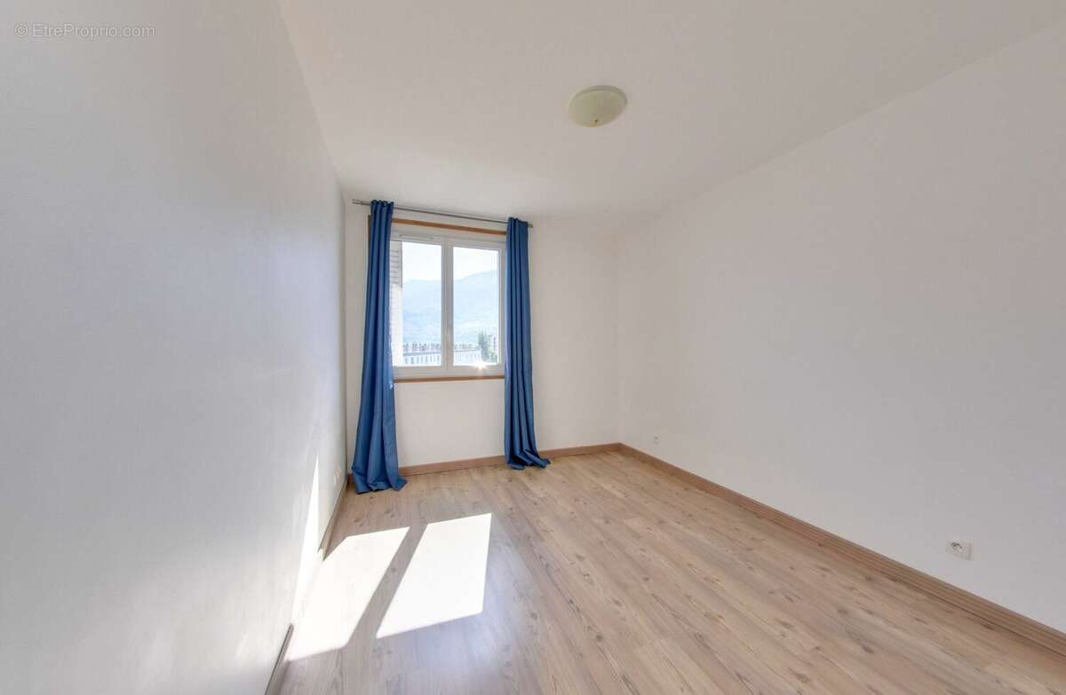 Appartement à SAINT-EGREVE