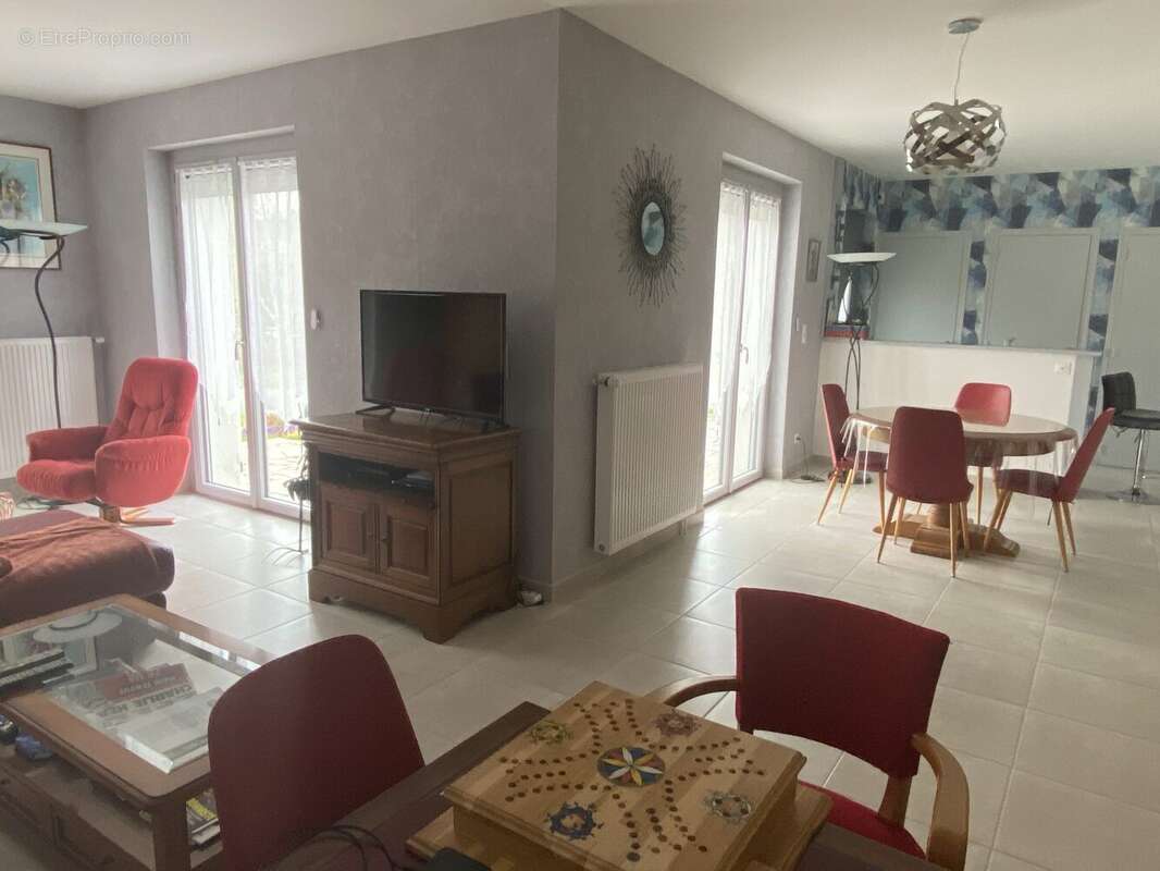 Maison à PEYRAT-LE-CHATEAU