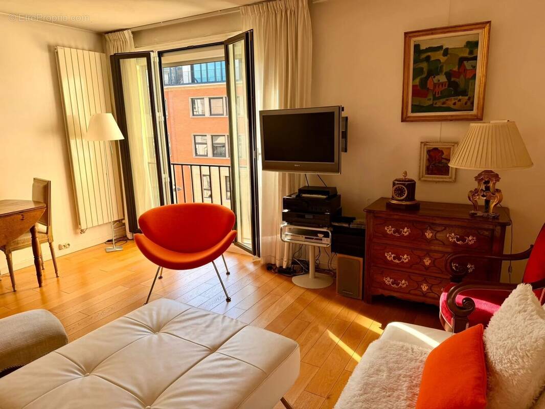 Appartement à PARIS-10E