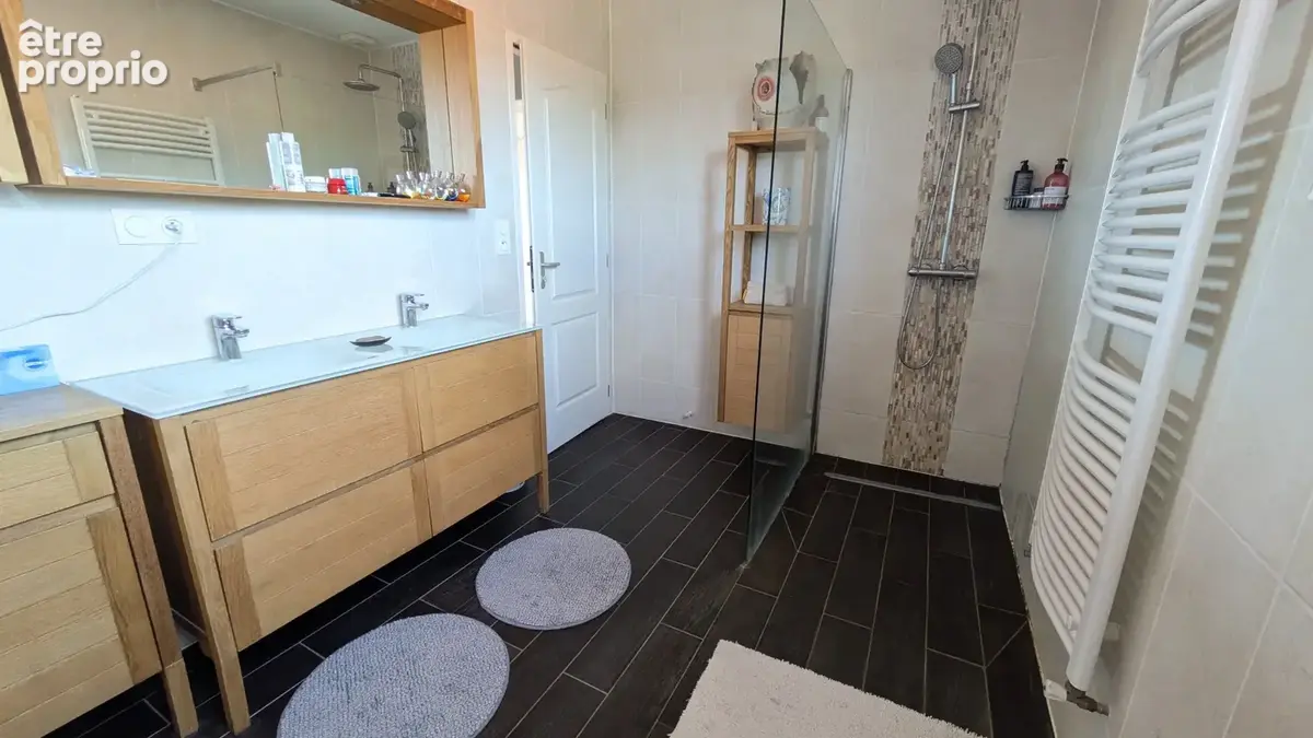 Villa avec 4 chambres, 1 bureau, 1 garage sur 1810m2 de terrain - photo 13