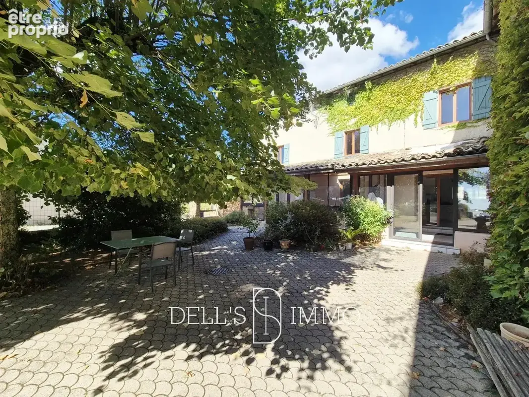 Maison avec dépendances - photo 1