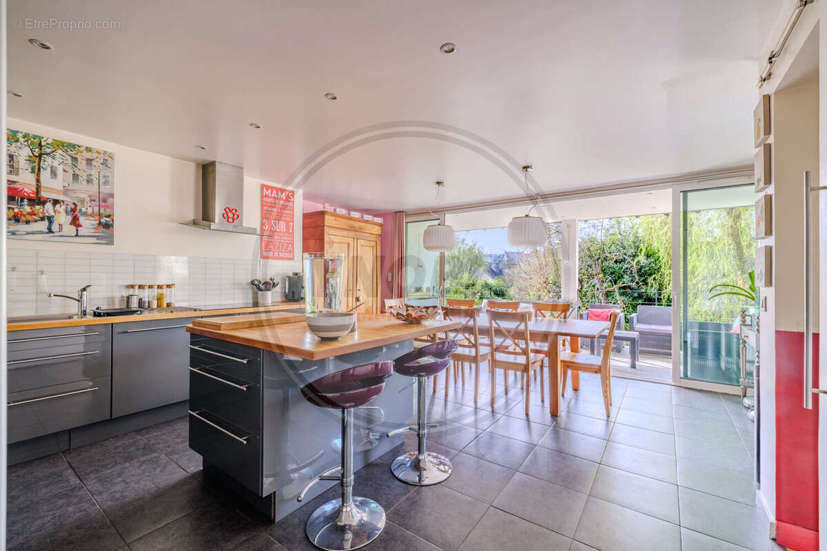 Maison à VERNEUIL-SUR-SEINE