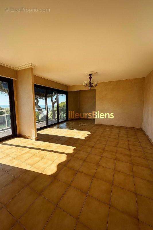 Appartement à LE CANNET