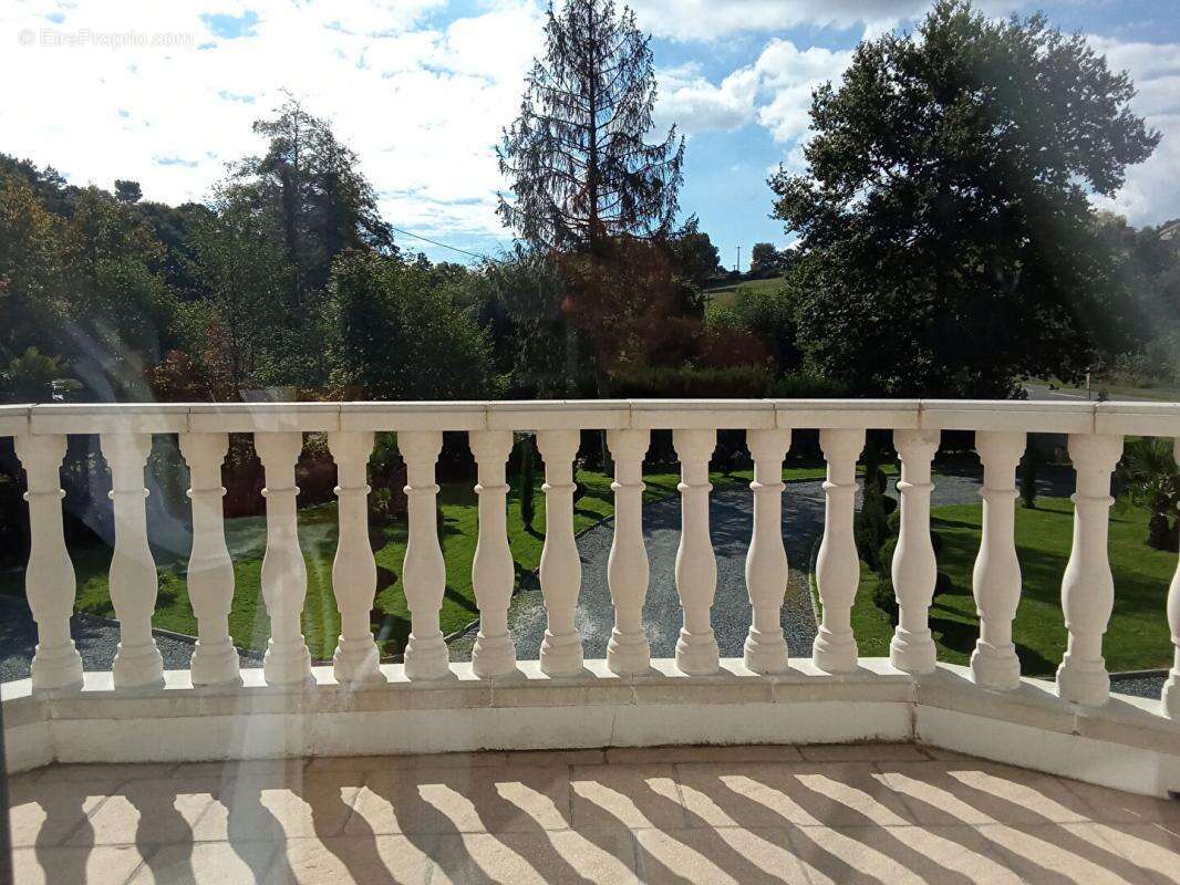 Maison à LE GENEST-SAINT-ISLE