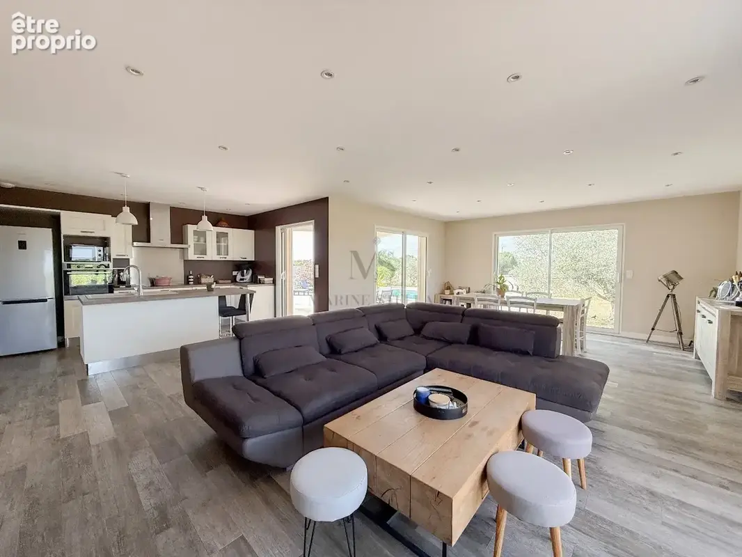 Ensemble Immobilier Rare  Trois Maisons, Piscine, Terrains Agricoles et Équipements pour Activité Animalière - photo 11