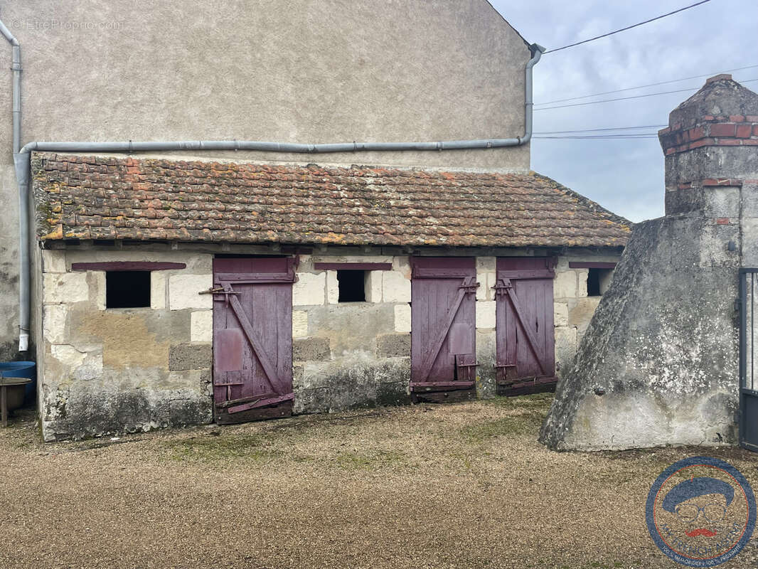 Maison à COURCAY
