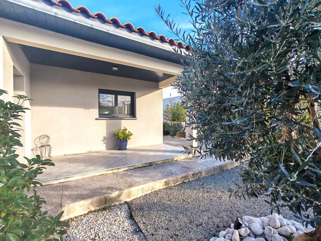 Maison à VILLENEUVE-DE-LA-RAHO