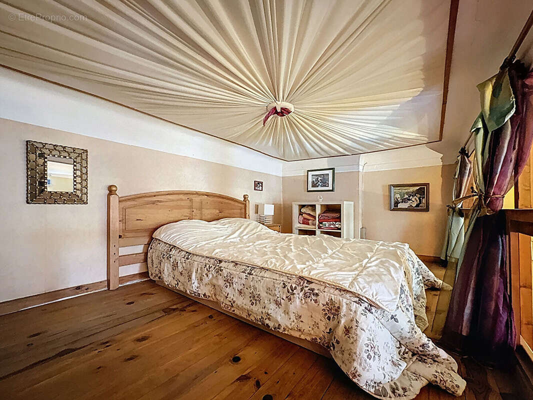 Appartement à MARSEILLE-2E