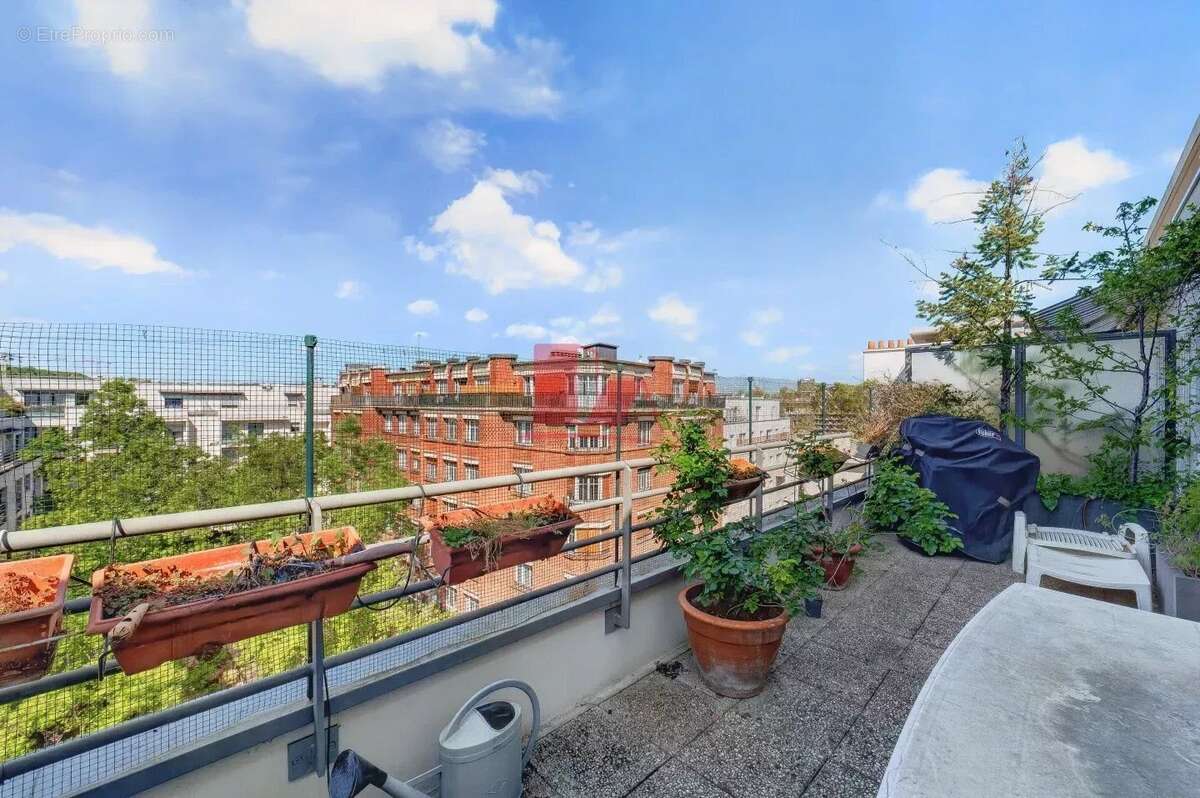 Appartement à ISSY-LES-MOULINEAUX